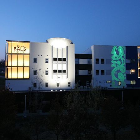 Atoz Balsresort (Adults Only) Komoro Екстериор снимка